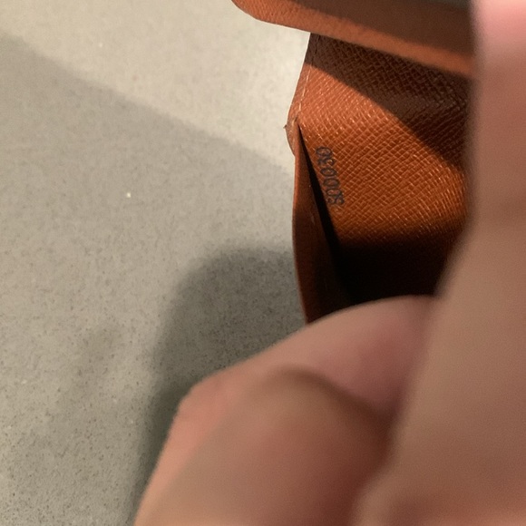 Louis Vuitton wallet with cash and zipper compartment. Date Code SD0030 - Picture 13 of 13